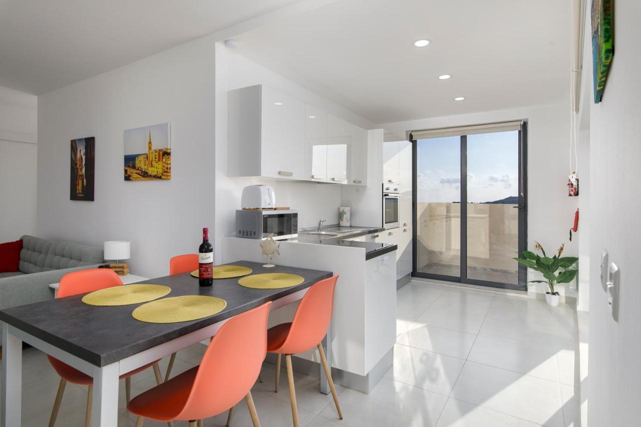 Modern 2 Bedroom Penthouse With Huge Terrace And Sea Views - 2 Mins From Sea - Qawra Apartment *
