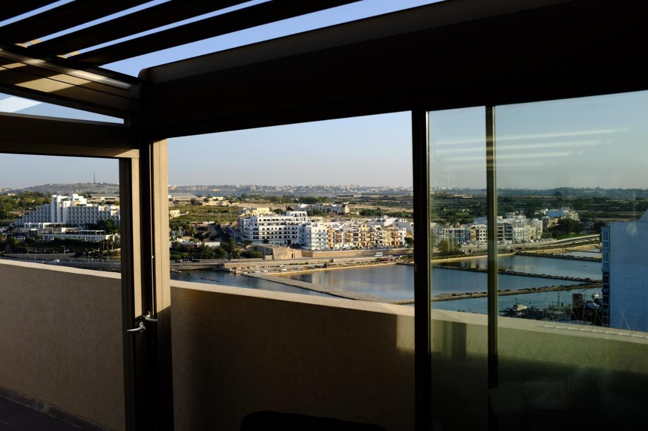 Modern 2 Bedroom Penthouse With Huge Terrace And Sea Views - 2 Mins From Sea - Qawra Apartment